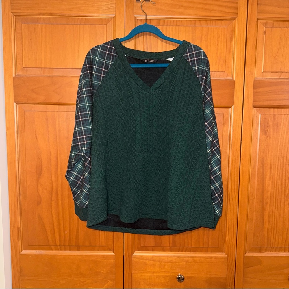 Green Plaid Sleeve Sweater